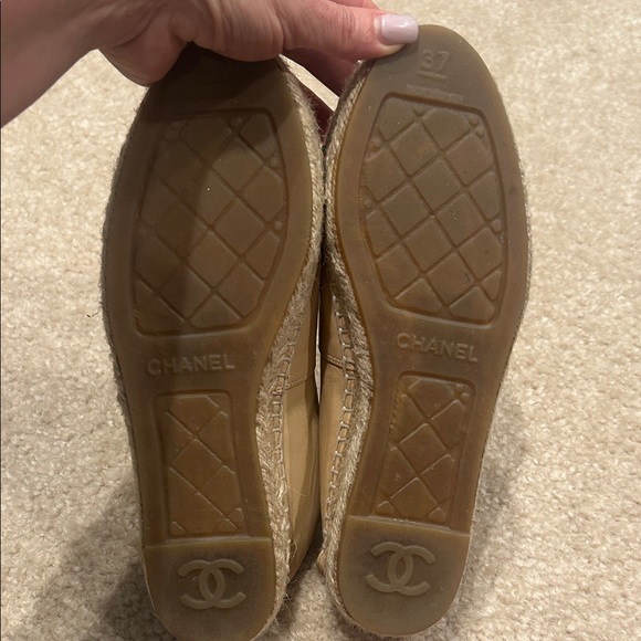 CHANEL Tan and Black Espadrilles - Picture 7 of 8